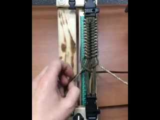 yazhehozyain l detailed video on how to knit from paracord