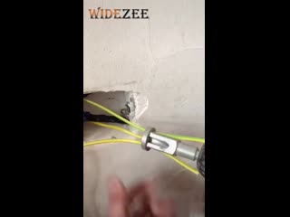 yazhekhozayin l a useful tool for stripping and joining wires